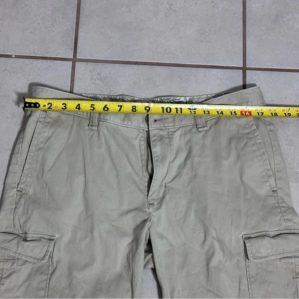Tommy‎ Bahama Men Casual Preppy Cargo Tan Beige Boracay Shorts size 34